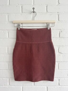 Aritzia Babaton Sculpt Knit Mini Skirt Ribbed High Waisted Rust Brown Small S
